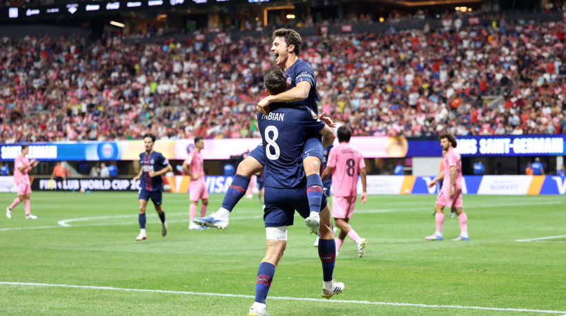 O PSG goleou o Inter Miami por 4 a 0 no Mundial de Clubes, com gols de João Neves (2), Avilés (contra) e Hakimi. 