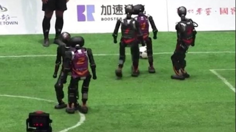 As partidas foram realizadas em Pequim e reuniram quatro equipes, cada uma composta por três jogadores e contou com auxílio de 'médicos'