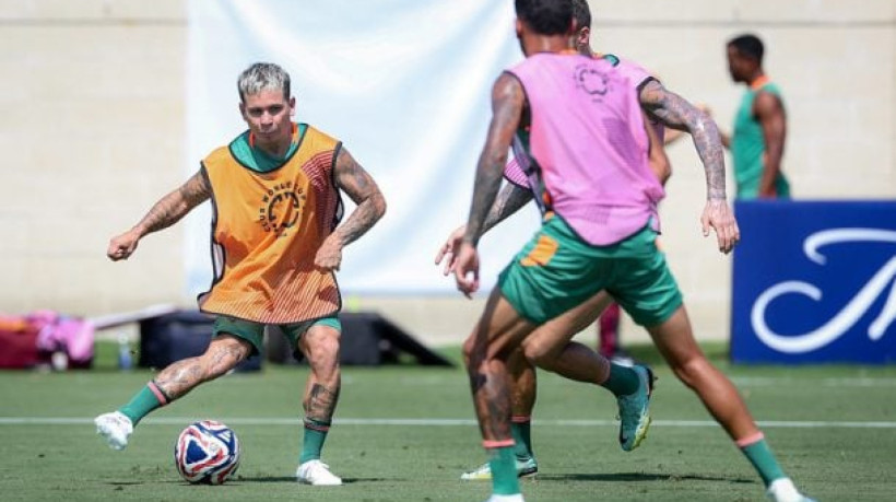 Atacante venezuelano treina normalmente e fica à disposição de Renato Gaúcho para o duelo decisivo contra a Inter de Milão no Mundial de Clubes