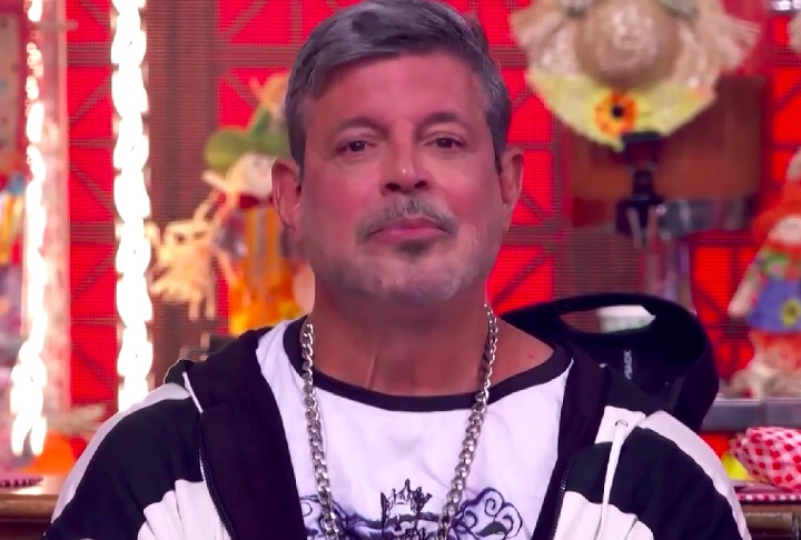 Na carta, Frota menciona que precisou atuar em filmes adultos em 2006 para não morrer de fome.