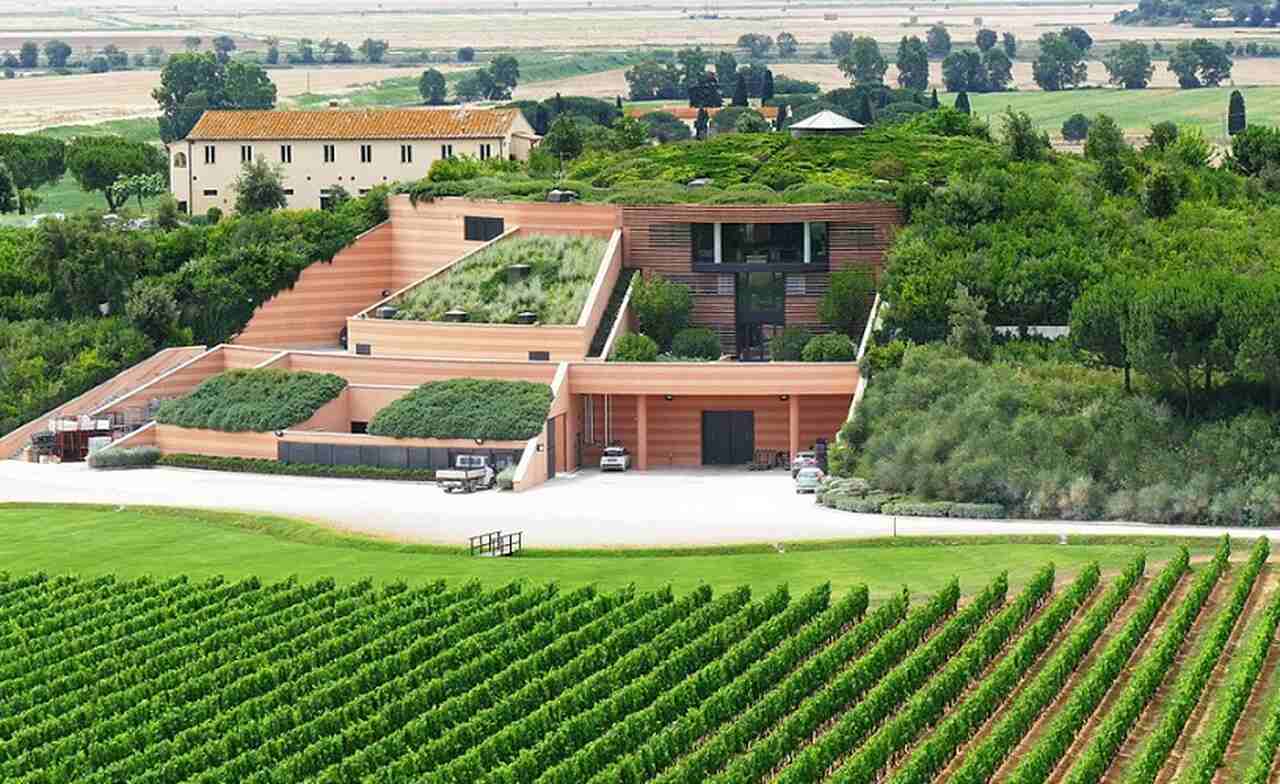 Antinori (Itália) - Uma das mais antigas vinícolas da Itália, produz uma variedade de vinhos de alta qualidade, incluindo o renomado Tignanello e Solaia