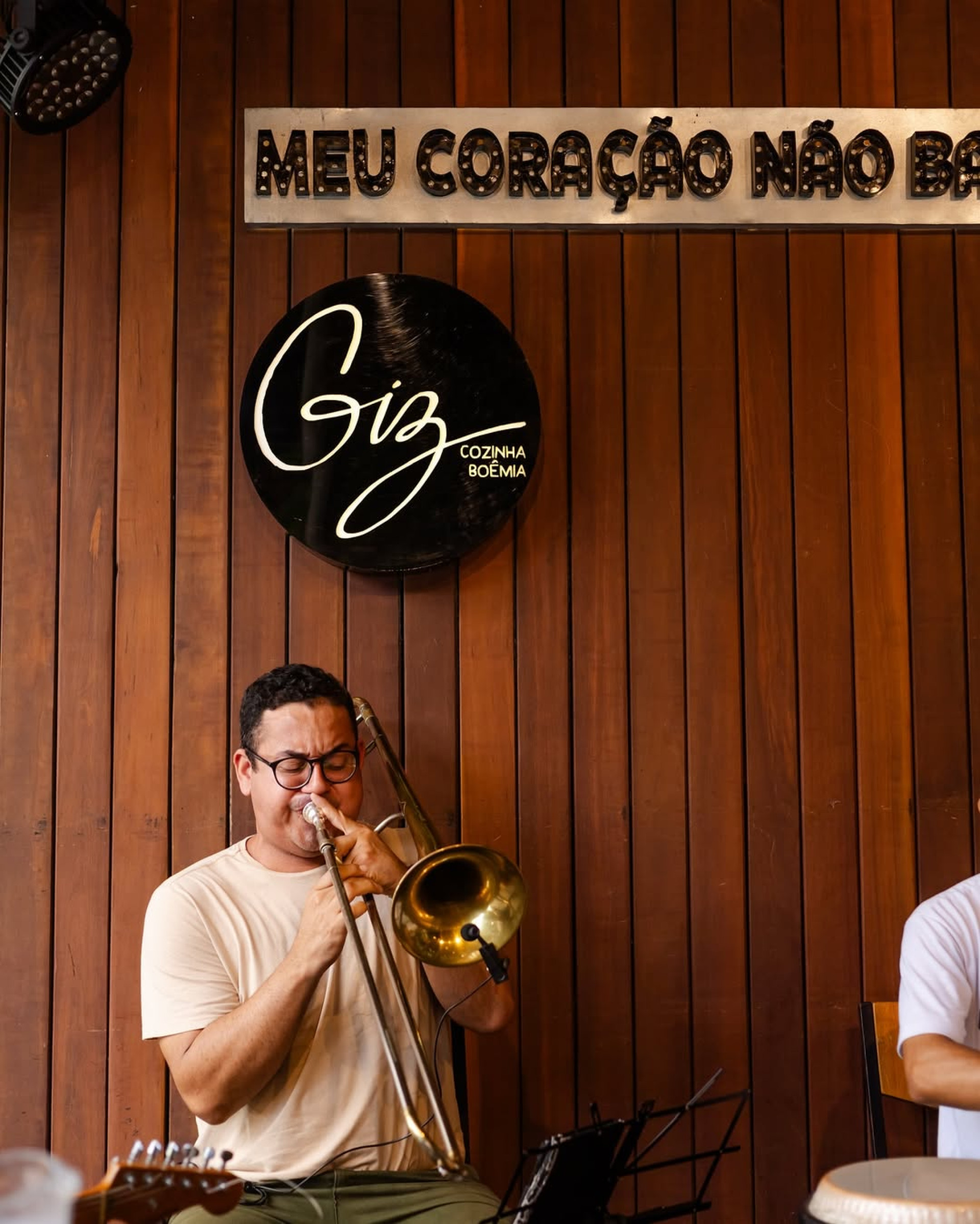 No Meireles, o Giz Cozinha Bo&ecirc;mia &eacute; op&ccedil;&atilde;o para aproveitar a noite de segunda-feira em Fortaleza