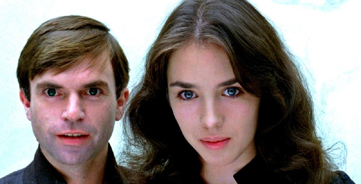 Para piorar, o diretor tentava ao máximo deixar a atriz angustiada, de modo a envolvê-la visceralmente na personagem. E chegou a pedir ao ator Sam Neill que desse um tapa de verdade na colega durante uma cena. Ele negou. Mas a própria Isabelle aceitou e pediu que ele fizesse isso. 