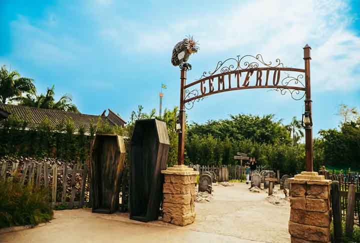 O Beto Carrero World criou este inusitado espaço como parte da estratégia que une o entretenimento com uma conscientização da população sobre os perigos do tabagismo. 