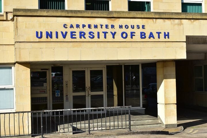 Pesquisadores da Universidade de Bath, na Inglaterra, realizaram um dos maiores estudos já feitos sobre o tema até agora. Foram entrevistados 10 mil jovens de 16 a 25 anos em 10 países, um deles o Brasil.