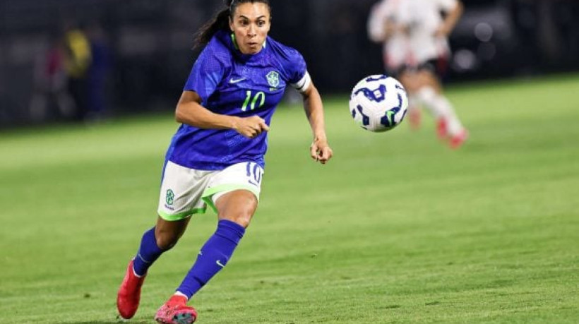 Melhor jogadora da história do Brasil voltou a ser convocada mês passado; Mundial será em 2027 no Brasil