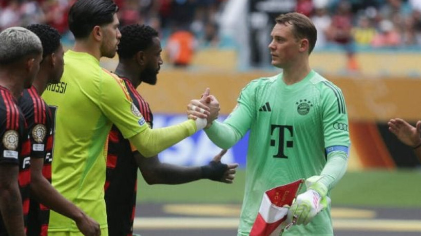 Goleiro do Bayern de Munique conversou com jogador do Rubro-Negro após embate pelas oitavas de final do Mundial de Clubes