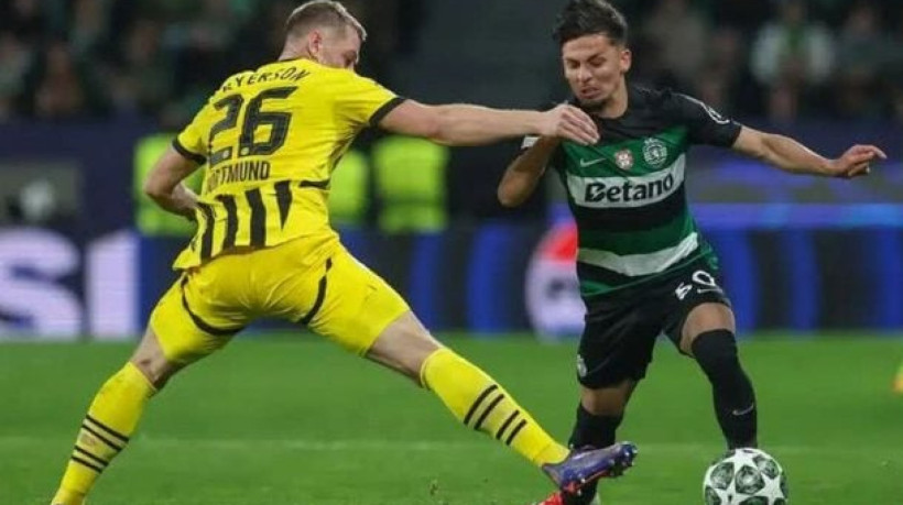 Timão tenta comprar parte dos direitos econômicos do atleta, enquanto briga com outras três equipes brasileiras pelo atacante