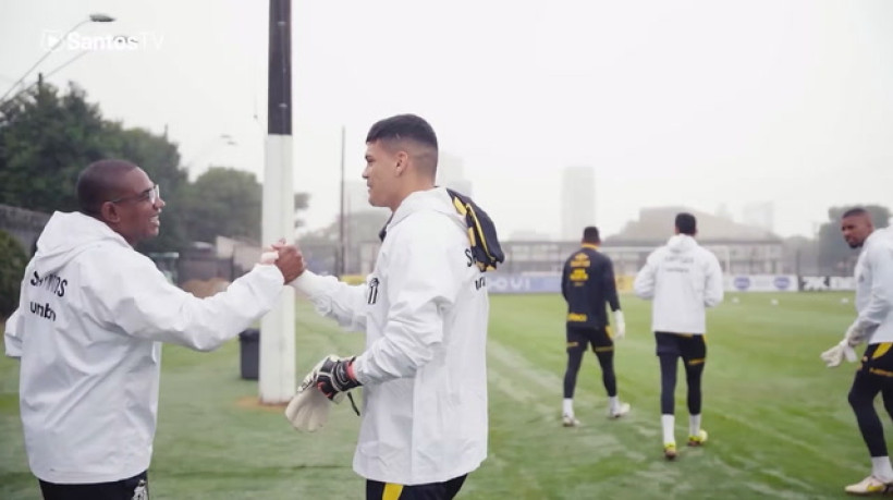 Santos inicia semana com treino em dois períodos