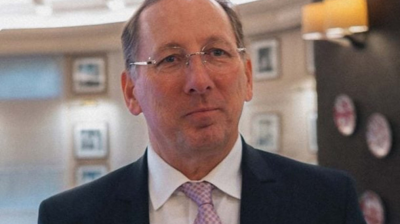 Empresário deixará o Lyon para se dedicar mais tempo ao Alvinegro e já teve seu primeiro ato após essa mudança: a demissão de Paiva