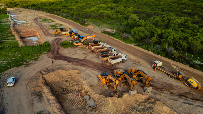 Um dos lotes em andamento está localizado no município de Quixeramobim