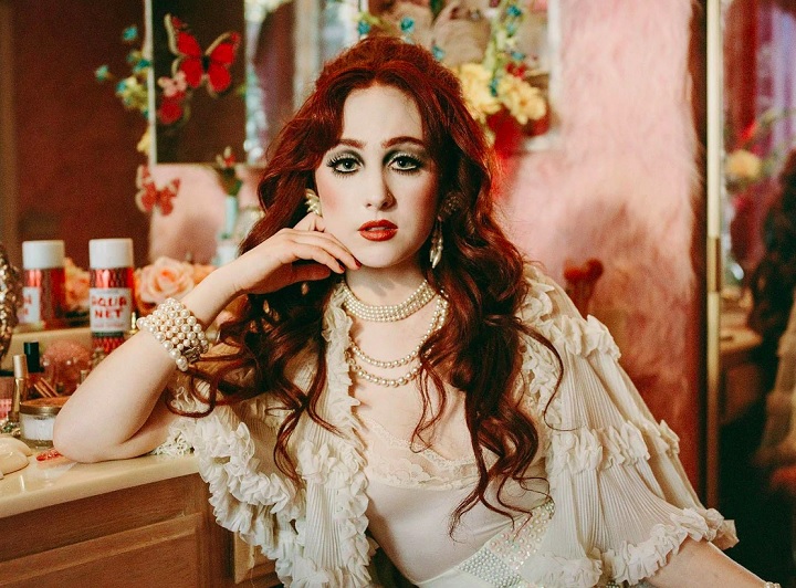 Em uma entrevista ao The Guardian, publicada em 20/09/23, Roan contou que precisou procurar ajuda médica e frequentar terapia duas vezes por semana.