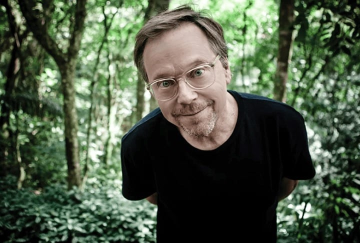 A história, que promete ser um perigoso jogo de mentiras e traições, gira em torno de um assalto envolvendo um segurança de banco, um caixa e um ladrão experiente.