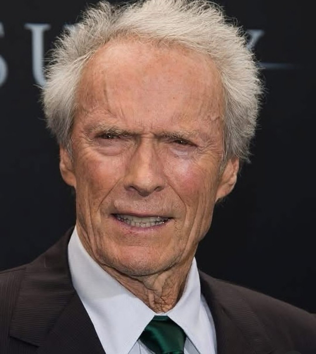 Ator e diretor de cinema Clint Eastwood está passando o ano de 2025 sem a amada Christina Sandera, que morreu aos 61 anos. Clint está com 95.