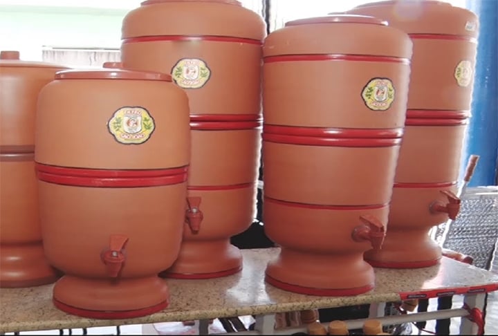 Além disso, o filtro de argila é o único com a classificação P-I do Inmetro para filtros de água, sendo capaz de capturar partículas com dimensões entre 0,5 e 1 mícron, enquanto os demais filtros somente conseguem reter partículas acima de 15 mícrons.