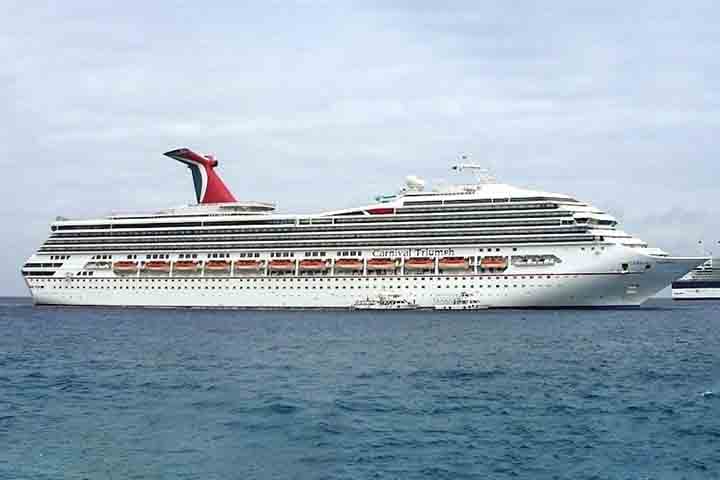 São mais de quatro mil pessoas - entre passageiros e tripulantes - presas em uma embarcação sem energia elétrica, ventilação ou saneamento adequado, em pleno Golfo do México.