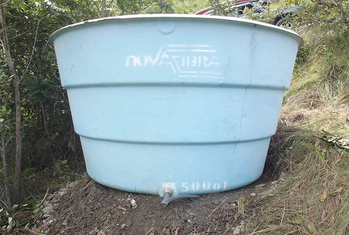 Caixa d’água: A instalação adequada da caixa d'água contribui para a pressurização da rede, otimizando o uso da água. Manutenção regular, limpeza e cuidados são cruciais para preservar a qualidade da água armazenada e garantir a durabilidade do sistema.