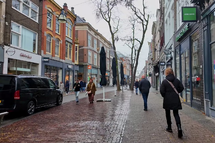 Rodeada por belas paisagens naturais, como rios e áreas verdes, a cidade é ideal tanto para ciclismo quanto para passeios tranquilos. 