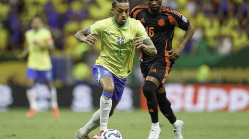 Atacante brasileiro oficializou contrato de sete anos nesta terça-feira, nos Estados Unidos, e foi inscrito pelo clube da Inglaterra no torneio