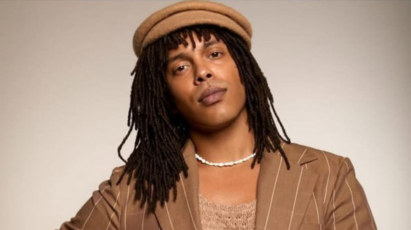 Montagem que homenageia a vida e a obra de Djavan é protagonizado pelo ator mineiro Raphael Elias