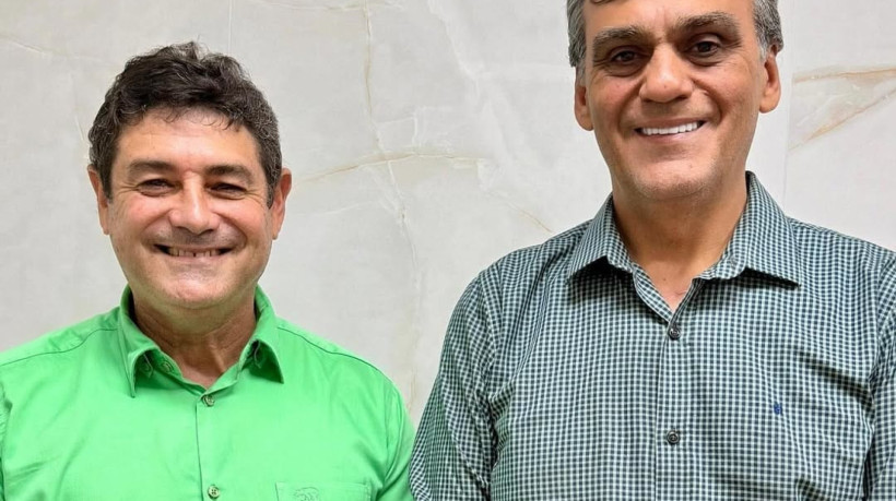 An&uacute;ncio de novo secret&aacute;rio da Seguran&ccedil;a de Caucaia foi feito por meio das redes sociais do prefeito Naumi Amorim (&agrave; direita na foto).