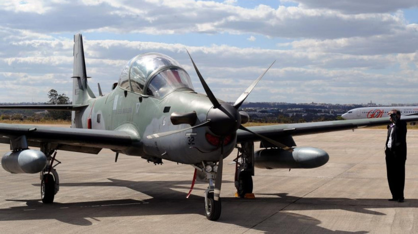 Embraer é uma das empresas brasileiras que produz aeronaves de defesa