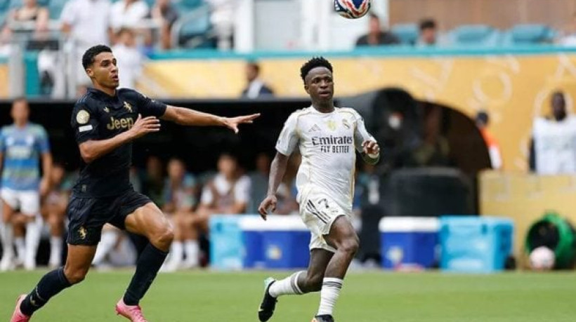 Por meio das redes sociais, atacante brasileiro enfatiza que merengues estão focados em ir cada vez mais longe no torneio da Fifa