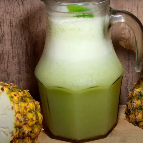 A hortelã com o abacaxi fazem um suco rico em propriedades imunizantes, e já bem cotado em restaurantes e lanchonetes. 
