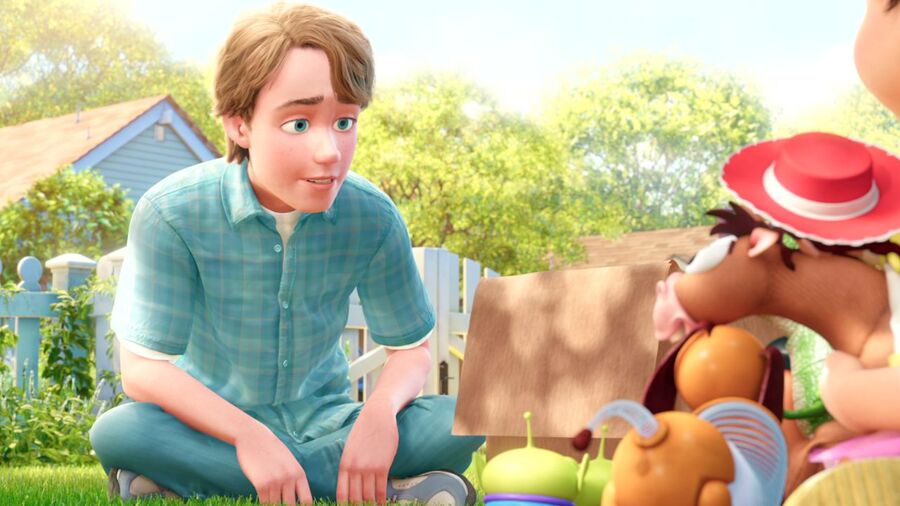 Toy Story 3 arrecadou mais do que os dois primeiros filmes juntos, tornando-se o primeiro filme animado a ultrapassar 1 bilhão de dólares em bilheteria. 