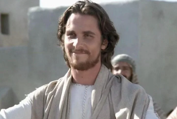 Christian Bale, em Maria, Mãe de Jesus (1999): Essa minissérie italiana narra a história da vida de Maria, desde a infância até a morte de Jesus. Bale, então com 25 anos, interpretou Jesus na fase adolescente e adulta.