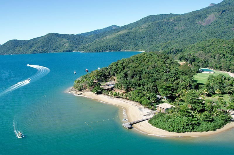 As enseadas são verdadeiros refúgios naturais, combinando beleza, história e importância geográfica, sendo essenciais tanto para a navegação quanto para o turismo.