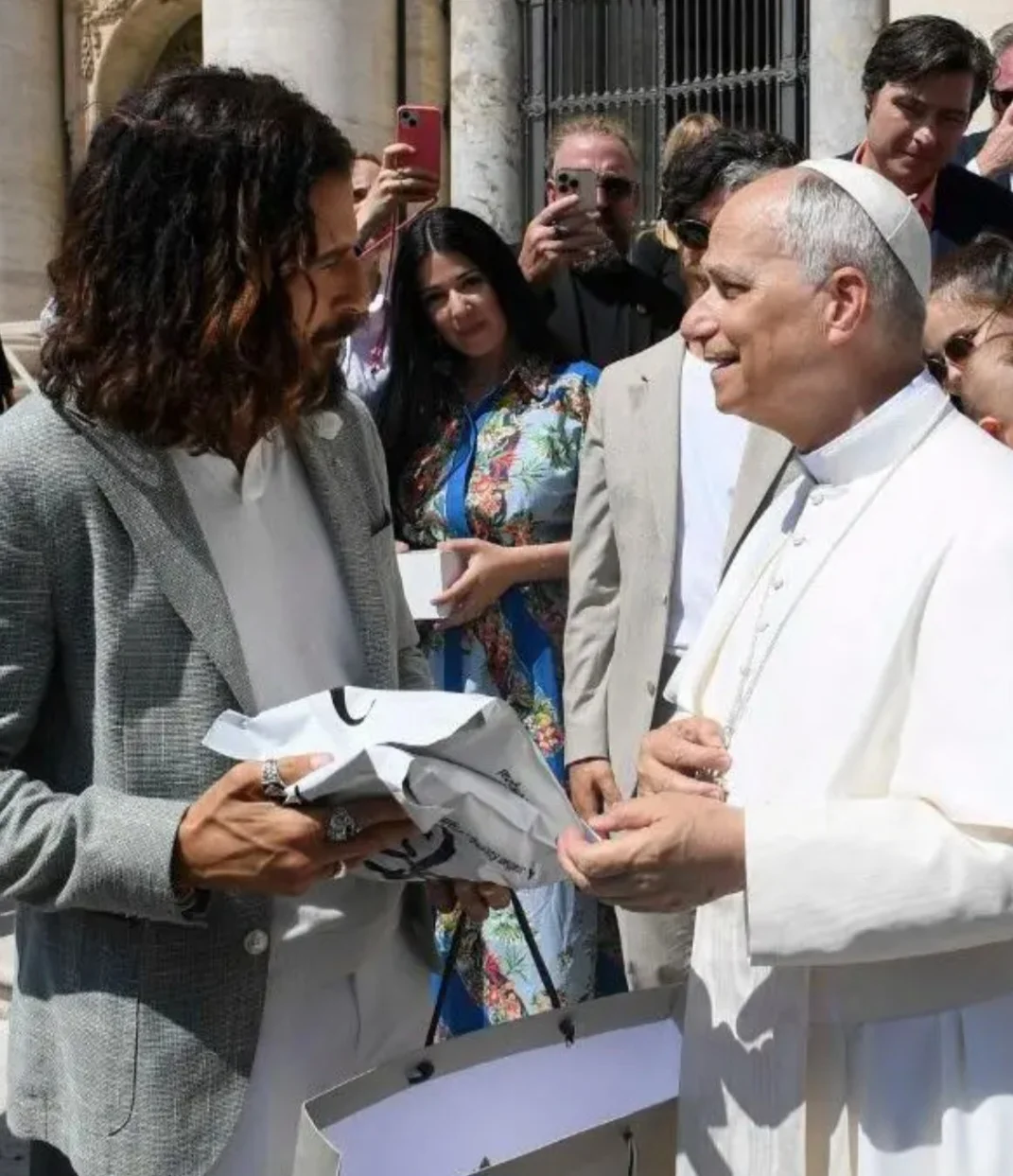 O grupo participou de coletiva de imprensa e da exibição do quarto episódio da temporada (A Mesma Moeda) na Filmoteca da Santa Sé e no cinema Adriano, em Roma.