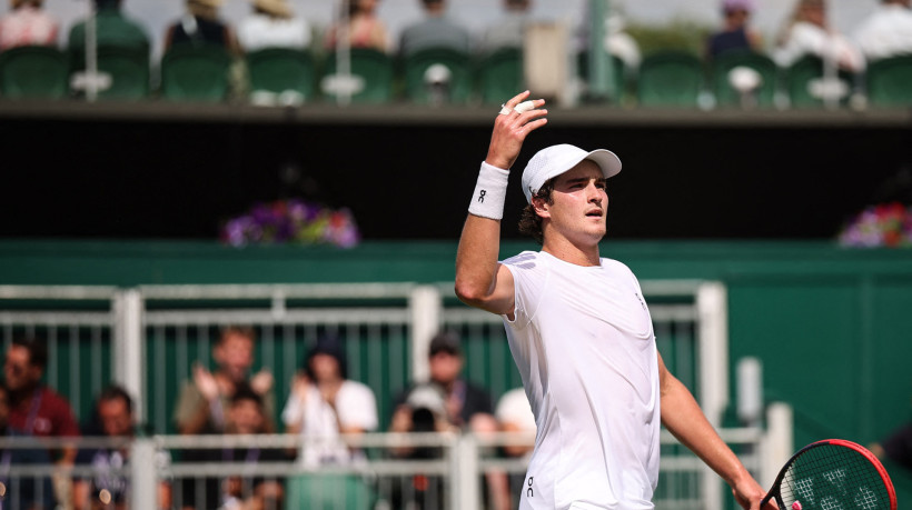Tenista brasileiro João Fonseca garantiu classificação para terceira fase de Wimbledon