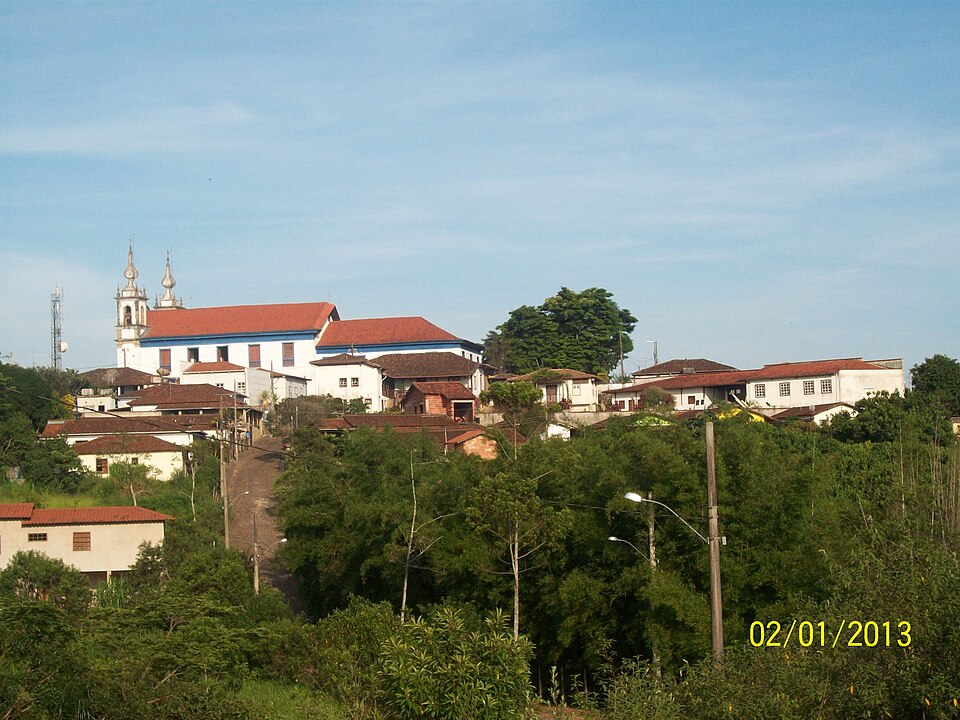 Uma pequena cidade de Minas Gerais surpreendeu e conseguiu ter o maior Produto Interno Bruto (PIB) per capita do Brasil em 2021, segundo o último levantamento do IBGE.  Trata-se de Catas Altas , município da região metropolitana, a 120 km de Belo Horizonte. 