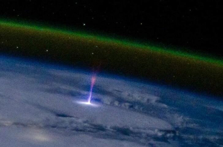 O astrofotógrafo Don Petit divulgou a imagem captada por Wilmore. “Aqui está um sprite de jato azul fotografado pelo meu colega de tripulação Butch Wilmore em uma sequência de lapso de tempo”, afirmou ele, que também esteve na Estação Espacial Internacional (ISS). 

