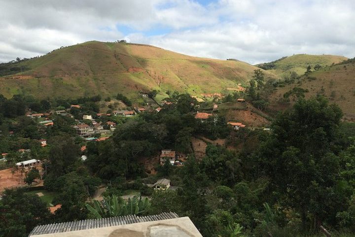 Recentemente, Miguel Pereira tornou-se o segundo município do Brasil a aderir à Declaração de Glasgow, um compromisso climático que se propõe a reduzir as emissões de gases poluentes no setor turístico.