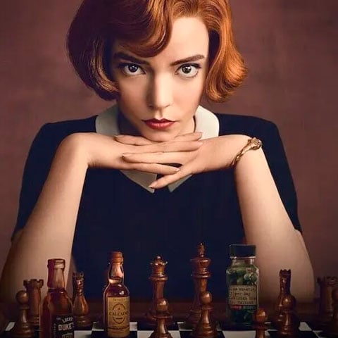 Em 2020, Taylor-Joy protagonizou a minissérie da Netflix, O Gambito da Rainha, que foi um sucesso mundial.