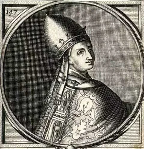 Bento IX assumiu o papado antes dos 20 anos - há diversas versões historiográficas, mas sabe-se que tinha entre 12 e 20 anos ao sentar-se pela primeira vez no trono de Pedro.
