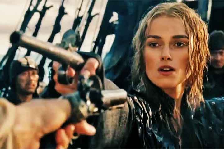Nos filmes seguintes, O Baú da Morte (2006) e No Fim do Mundo (2007), Elizabeth Swann evolui de uma jovem aristocrata para uma habilidosa guerreira e estrategista. Em No Fim do Mundo, ela se torna a Rainha dos Piratas, comandando sua própria frota e desempenhando um papel central na batalha final contra a Companhia das Índias. 
