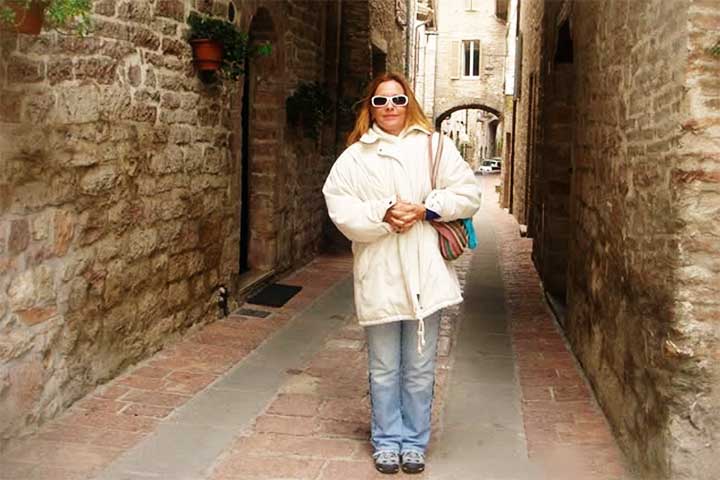 Não estou lutando só pelo que me é devido, mas para que as próximas gerações de artistas não sejam tratadas como meros fornecedores de material bruto para exploração ilimitada, completou. 
