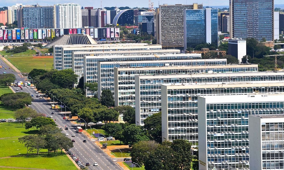 Brasília (DF)- 71,25 pontos - Com planejamento urbano exemplar, tem áreas verdes e organização. É o centro do poder político, com boas oportunidades de trabalho. Oferece excelente infraestrutura cultural e educacional.