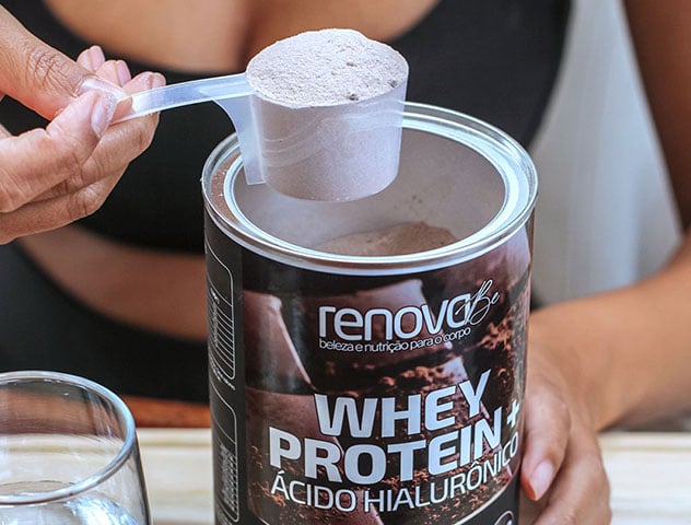  O whey protein é um  suplemento utilizado por muitas pessoas que buscam ganhar massa muscular. Comum na rotina de gente acostumada a frequentar a academia.