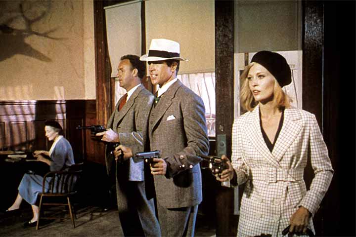 Bonnie e Clyde: uma rajada de balas é considerado um dos primeiros filmes da era da Nova Hollywood e um marco. Quebrou muitos tabus cinematográficos e para alguns membros da contracultura , o filme foi considerado um “grito de guerra”.