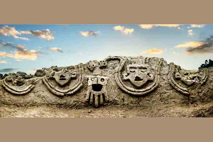 Com cerca de 5 mil anos, o sítio arqueológico de Caral é considerado o local em que formou-se a mais antiga civilização da América.
