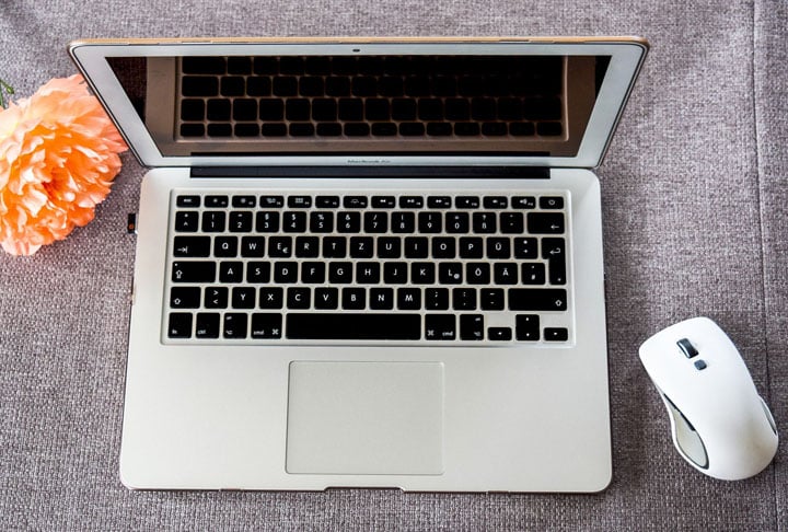 Por exemplo, é permitido trazer até 12 litros de bebidas alcoólicas, 10 maços de cigarros e 250 gramas de fumo. No caso de produtos eletrônicos, como notebooks, o limite é de até US$ 1.000 por viajante. Se os itens comprados no exterior ultrapassarem esse limite, será necessário pagar impostos sobre o valor excedente.