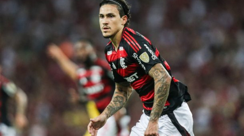 Atacante teve negociações com clubes do Brasil e Europa e até já foi agredido; relembre às vezes que o camisa 9 quase deixou o clube