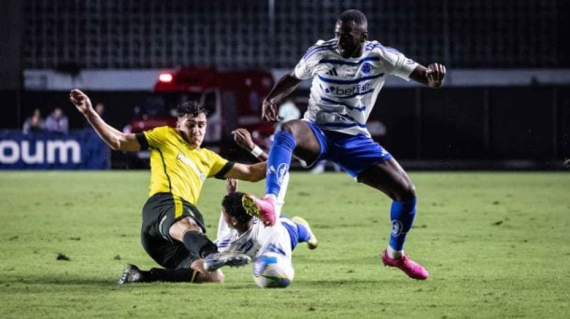 Com time modificado e em campo pesado pela chuva, Raposa é derrotada por 1 a 0 na volta aos gramados e vê cair invencibilidade de 12 jogos