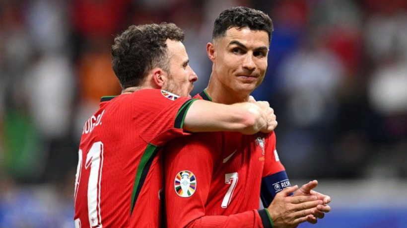 Crisitano Ronaldo e Diogo Jota eram companheiros de sele&ccedil;&atilde;o desde 2019