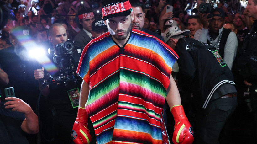 Menos de uma semana após lutar com Jake Paul, Julio César Chávez Jr. é preso nos EUA e enfrenta deportação por ligação com o crime organizado