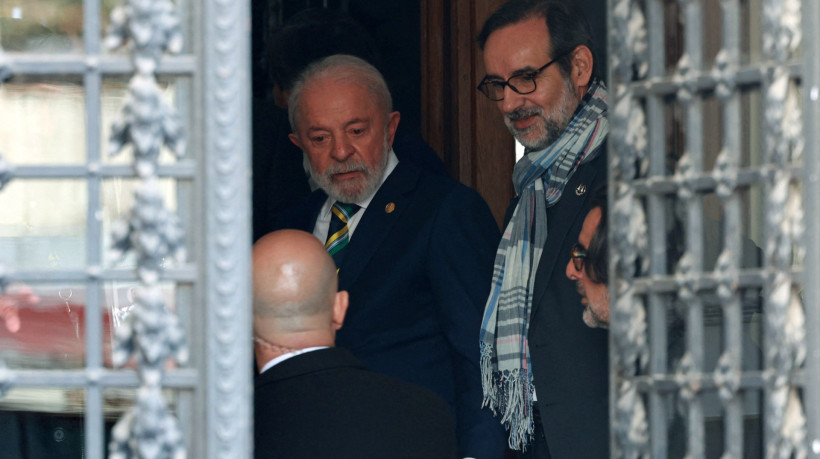 Lula ao deixar a casa de Cristina Kirchner em Buenos Aires, na Argentina